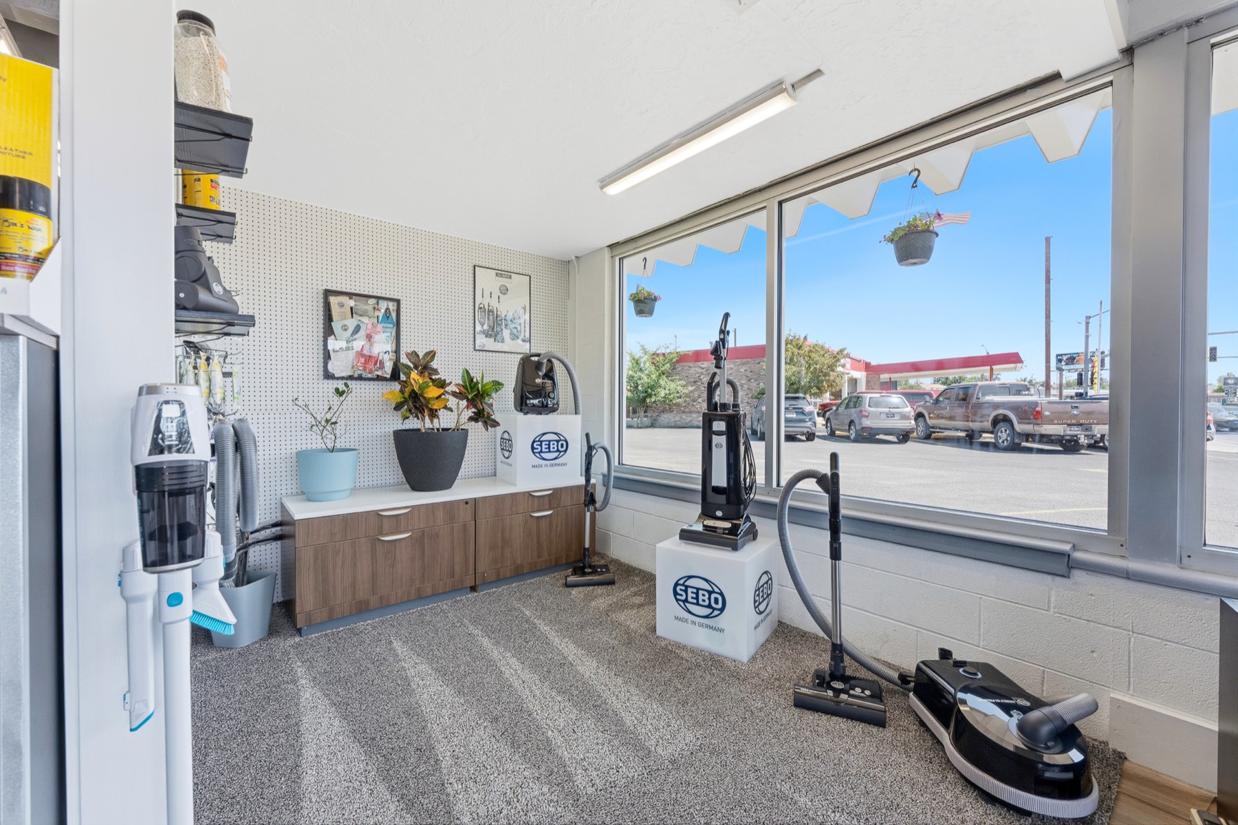 Machines on the floor along the Lincolnway windows